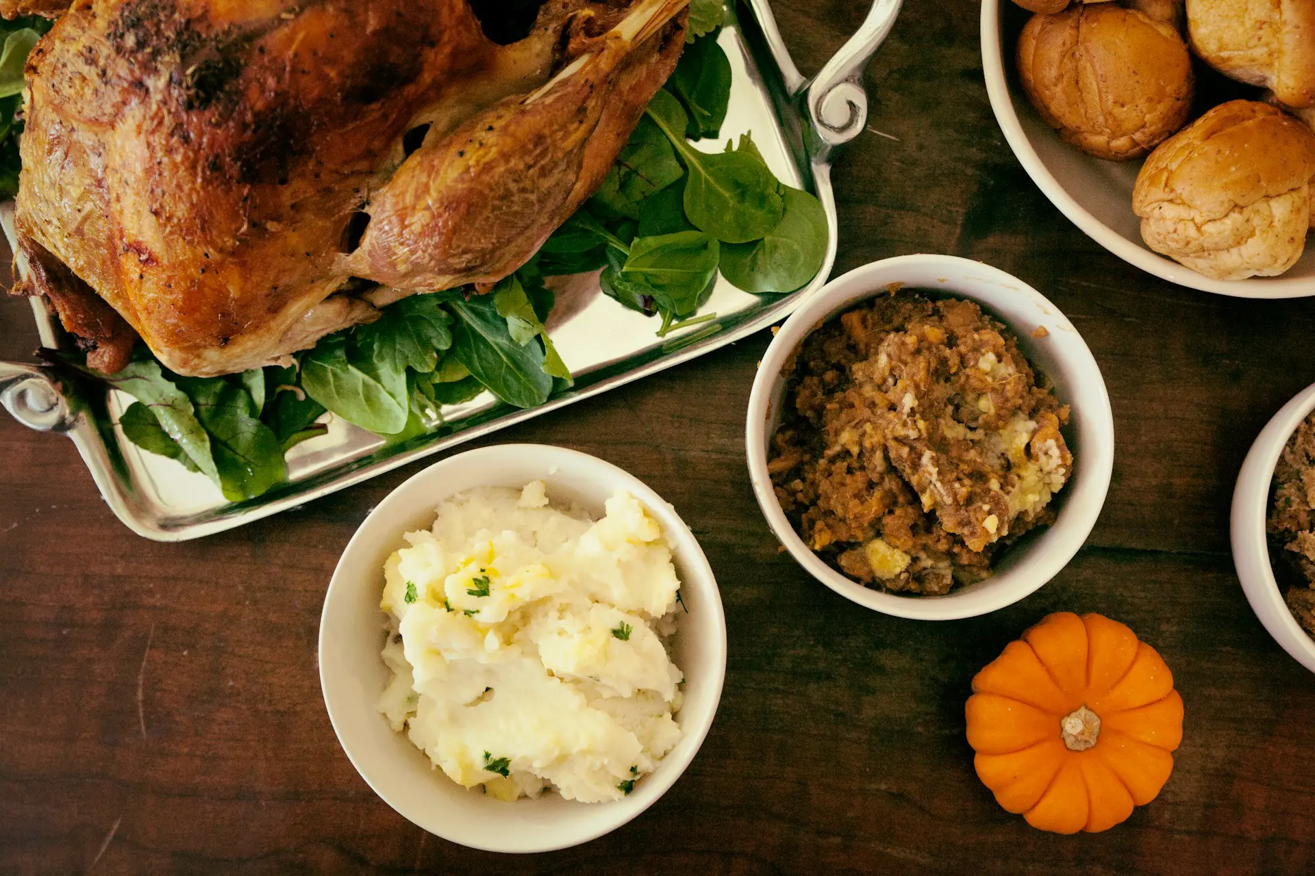 Thanksgiving dinner holiday food safety tips for pets.